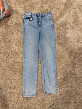 High-Rise Light Blue Women's Jeans — Classic Straight Leg